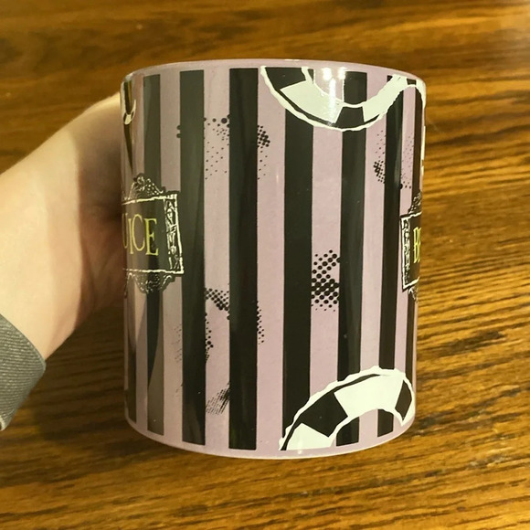 Warner Brothers Beetlejuice mug - Picture 2 of 5